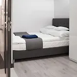 Haller House Апартаменты *