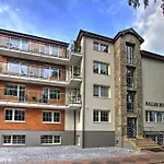 Апартаменты Haller House *